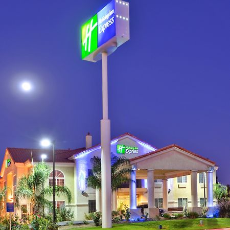 Holiday Inn Express Delano Highway 99 By Ihg Eksteriør bilde